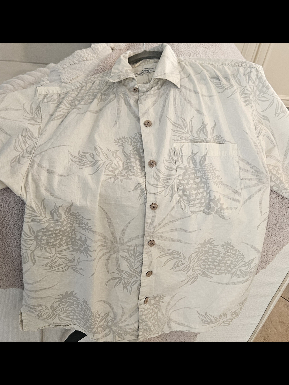 South Bay Outfitters Men's Light Beige Pineapple Print Short-Sleeve Shirt Sz L